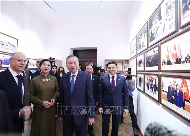 Tổng Bí thư dự Lễ khánh thành Phòng lưu niệm "Chủ tịch Hồ Chí Minh với ngành dầu khí Việt Nam - Azerbaijan" - Ảnh 6. Tổng Bí thư dự Lễ khánh thành Phòng lưu niệm "Chủ tịch Hồ Chí Minh với ngành dầu khí Việt Nam - Azerbaijan" - Ảnh 6.