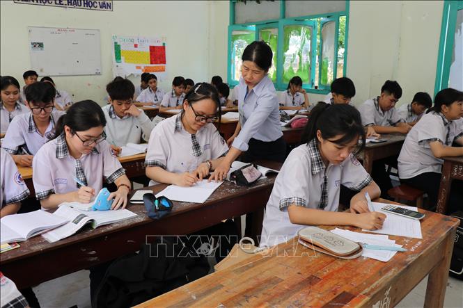 Nhiều điểm mới dự kiến sửa đổi trong quy định về khen thưởng, kỷ luật học sinh - Ảnh 1.