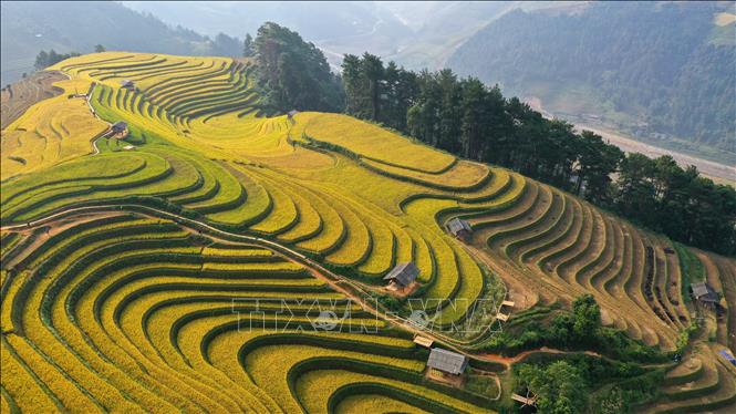 Chìa khóa vàng” để vùng cao phát triển du lịch bền vững - Ảnh 1. Chìa khóa vàng” để vùng cao phát triển du lịch bền vững - Ảnh 1.