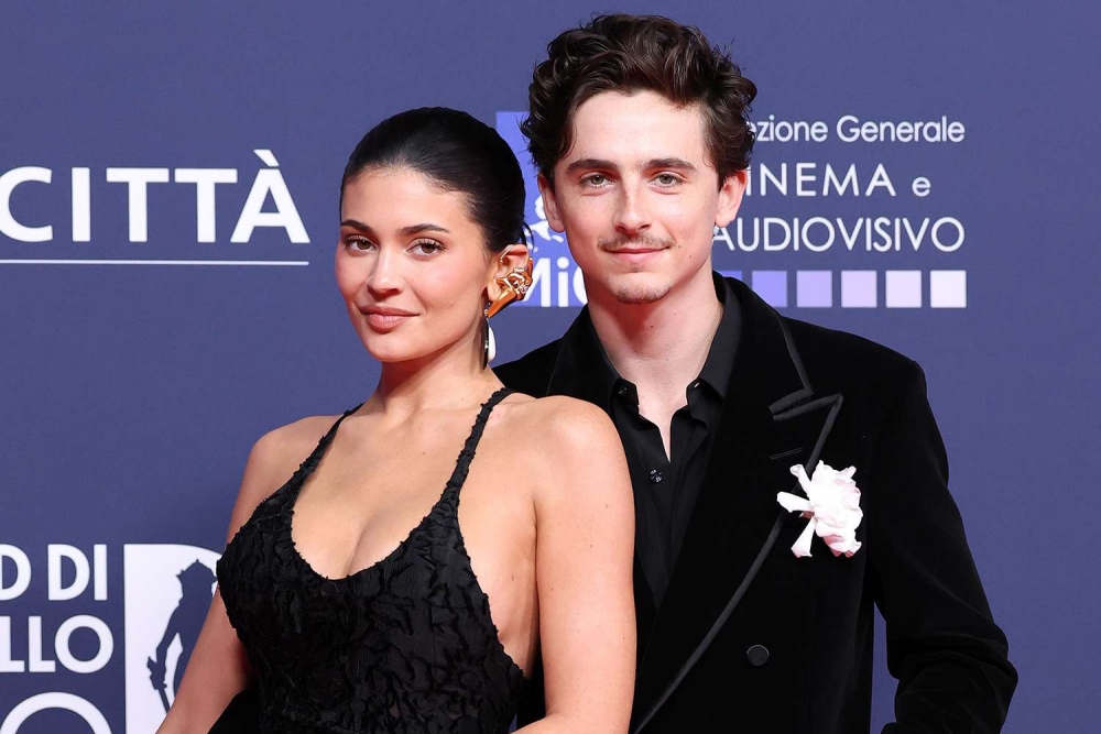 Những bóng hồng xinh đẹp của Timothée Chalamet: Từ con gái Johnny Depp đến Kylie Jenner - Ảnh 6. Những bóng hồng xinh đẹp của Timothée Chalamet: Từ con gái Johnny Depp đến Kylie Jenner - Ảnh 6.
