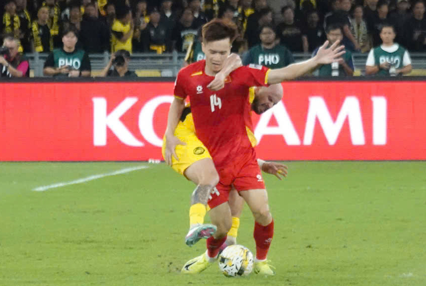Lượt trận 2 bảng F vòng loại Asian Cup 2027, Malaysia 4-0 Việt Nam: Thất bại nghiệt ngã  - Ảnh 1.