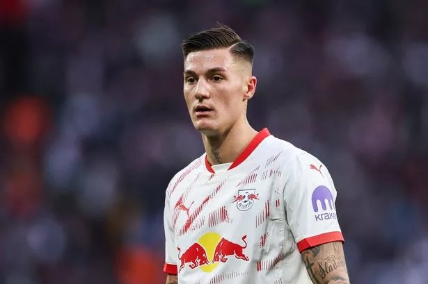 Tin chuyển nhượng ngày 11/6: Sesko bật đèn xanh cho Arsenal; MU cân nhắc 'món hời' từ PSG - Ảnh 3.