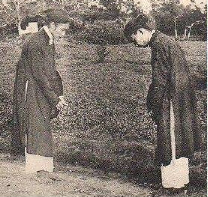 Ngẫm ngợi cuối tuần: Vái chào kiểu xưa - Ảnh 1. Ngẫm ngợi cuối tuần: Vái chào kiểu xưa - Ảnh 1.