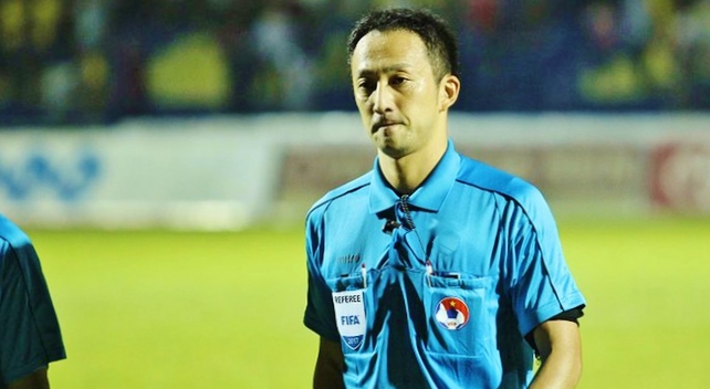Trọng tài Nhật Bản bắt chính hai trận cầu đinh vòng áp chót V-League - Ảnh 1.