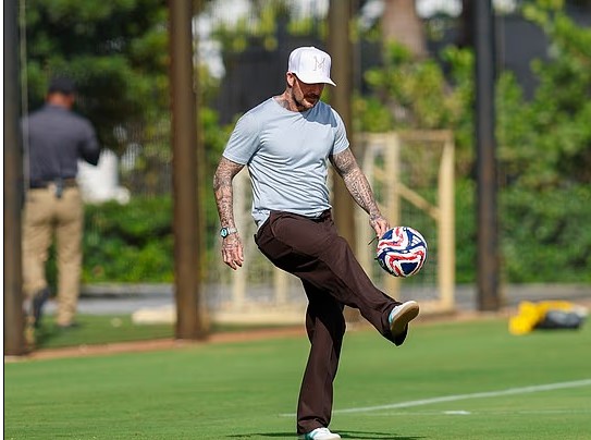Beckham bất ngờ xuất hiện khi Messi và đồng đội chuẩn bị đá trận mở màn FIFA Club World Cup 2025 - Ảnh 1.