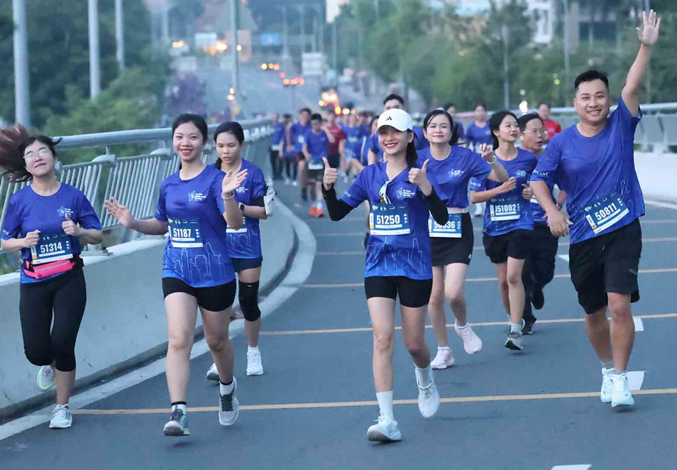 Người làm báo TP.HCM cùng lập kỷ lục nhân 100 năm Ngày Báo chí Cách mạng Việt Nam - Ảnh 2.