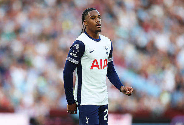 Tottenham chính thức chiêu mộ Mathys Tel từ Bayern Munich