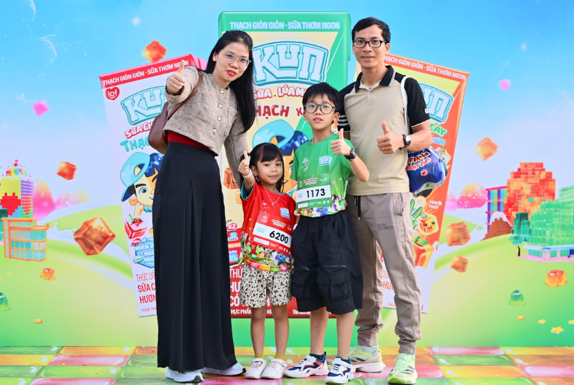 Hàng ngàn chân chạy nhí thử sức mình tại thành phố ngàn hoa - Ảnh 2.