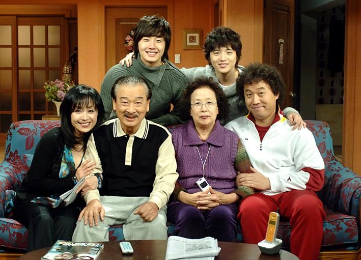 Những K-Drama nhất định phải xem lại: 'Bản tình ca mùa Đông', 'Ngôi nhà hạnh phúc'... - Ảnh 12. Những K-Drama nhất định phải xem lại: 'Bản tình ca mùa Đông', 'Ngôi nhà hạnh phúc'... - Ảnh 12.