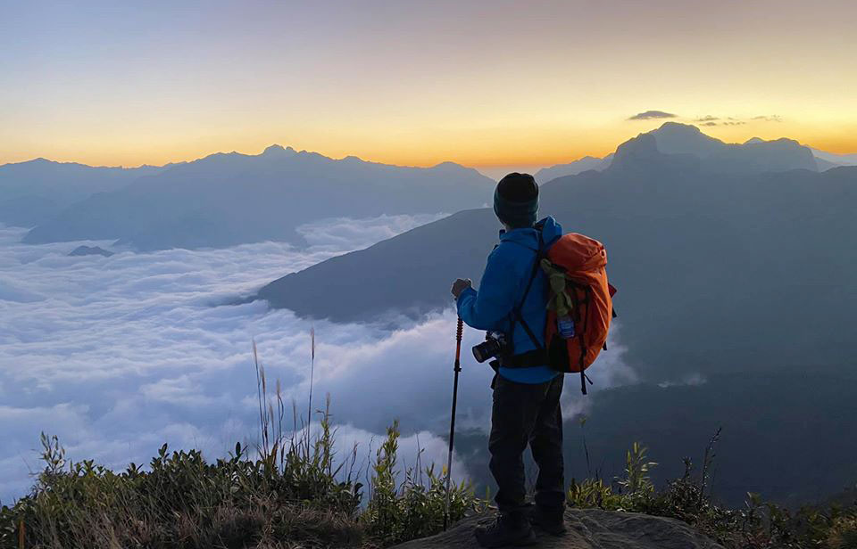 Trekking đường núi: Xu hướng "xê dịch" mới của giới trẻ - Ảnh 4. Trekking đường núi: Xu hướng "xê dịch" mới của giới trẻ - Ảnh 4.