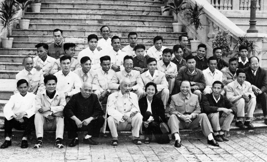 Chủ tịch Hồ Chí Minh - nhà báo lớn, người thầy vĩ đại của báo chí cách mạng Việt Nam - Ảnh 4.
