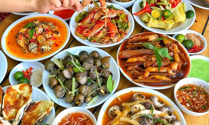 Du lịch ẩm thực lên ngôi: Cơn sốt "food tour" khiến giới trẻ mê mẩn - Ảnh 5. Du lịch ẩm thực lên ngôi: Cơn sốt "food tour" khiến giới trẻ mê mẩn - Ảnh 5.