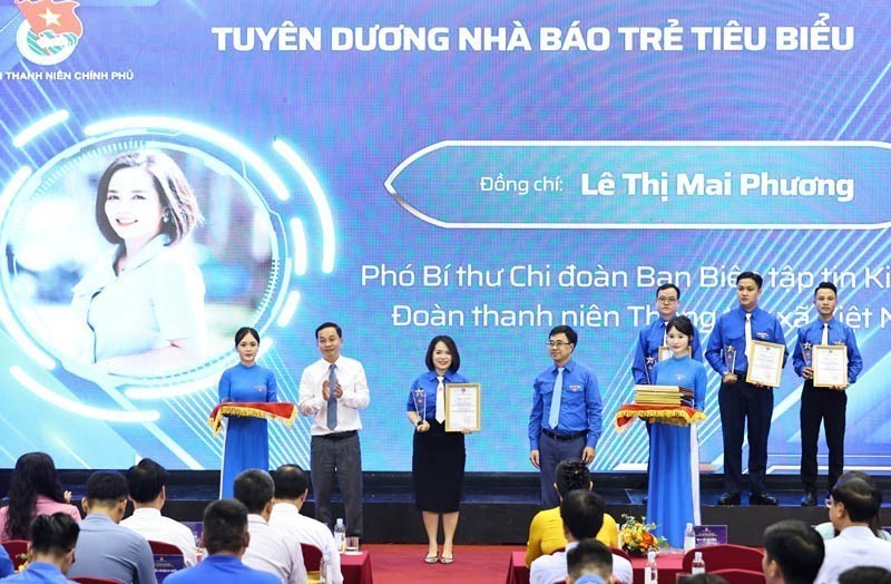 Tuyên dương 50 nhà báo trẻ tiêu biểu - Ảnh 5. Tuyên dương 50 nhà báo trẻ tiêu biểu - Ảnh 5.