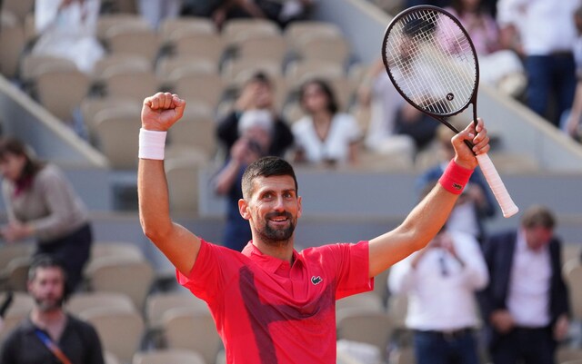 Kết quả Roland Garros 2025 hôm nay 2/6: Djokovic hẹn Zverev ở tứ kết, xuất hiện cú sốc ở giải nữ - Ảnh 1.