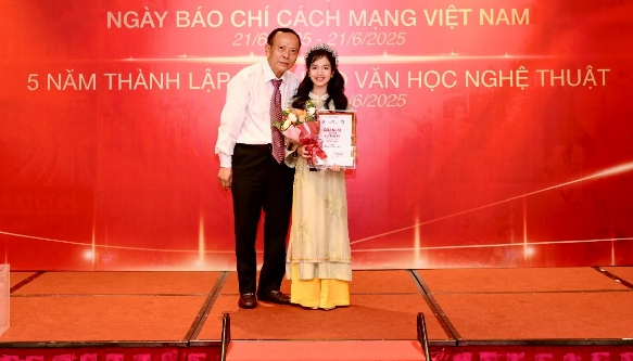 Lễ trao giải cuộc thi “Báo chí lan tỏa tinh hoa, khơi nguồn sáng tạo” - Ảnh 1. Lễ trao giải cuộc thi “Báo chí lan tỏa tinh hoa, khơi nguồn sáng tạo” - Ảnh 1.