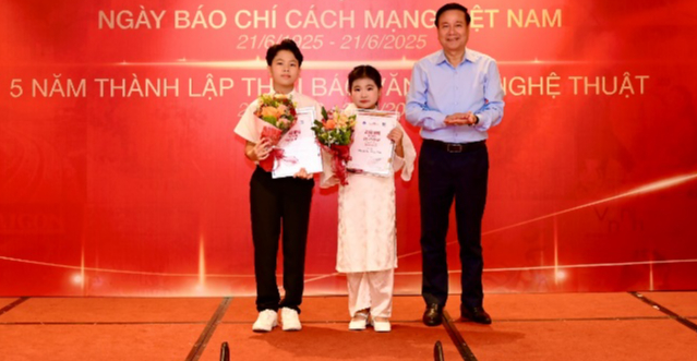 Lễ trao giải cuộc thi “Báo chí lan tỏa tinh hoa, khơi nguồn sáng tạo” - Ảnh 2. Lễ trao giải cuộc thi “Báo chí lan tỏa tinh hoa, khơi nguồn sáng tạo” - Ảnh 2.