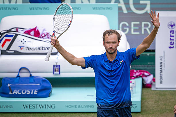 Medvedev vào chung kết Halle Open 2025