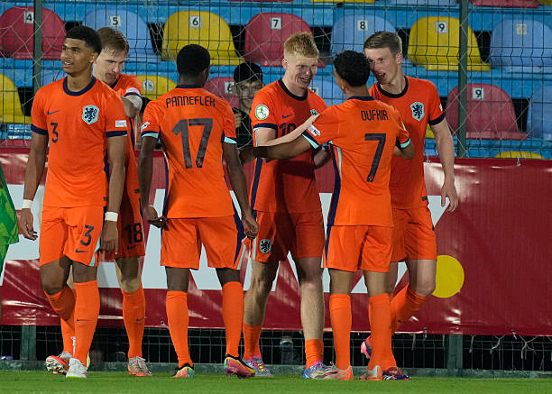 U19 Hà Lan sẽ đánh bại U19 Romania? U19 Hà Lan sẽ đánh bại U19 Romania?
