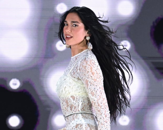 Dua Lipa và đêm diễn &quot;chờ đợi cả cuộc đời&quot; - Ảnh 2.
