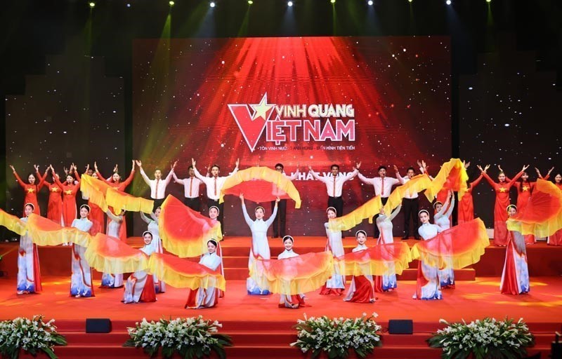 Chương trình “Vinh quang Việt Nam” năm 2025: Tôn vinh những tập thể, cá nhân cống hiến vì Tổ quốc - Ảnh 8.
