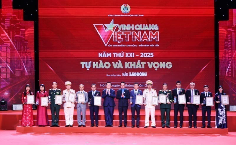 Chương trình “Vinh quang Việt Nam” năm 2025: Tôn vinh những tập thể, cá nhân cống hiến vì Tổ quốc - Ảnh 2.