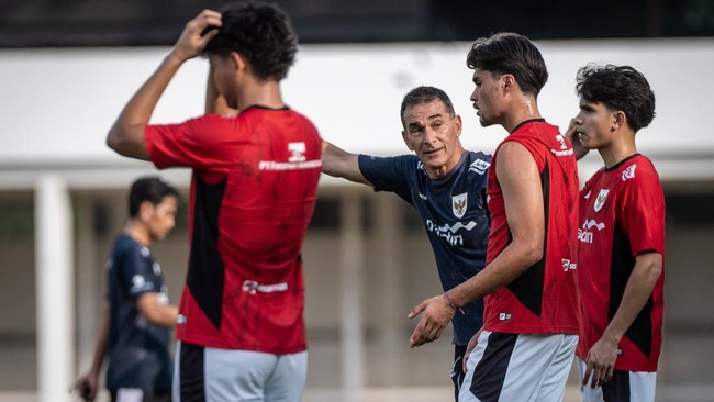 U23 Indonesia bình thản đón nhận dự đoán vô địch của HLV Kim Sang Sik - Ảnh 1.
