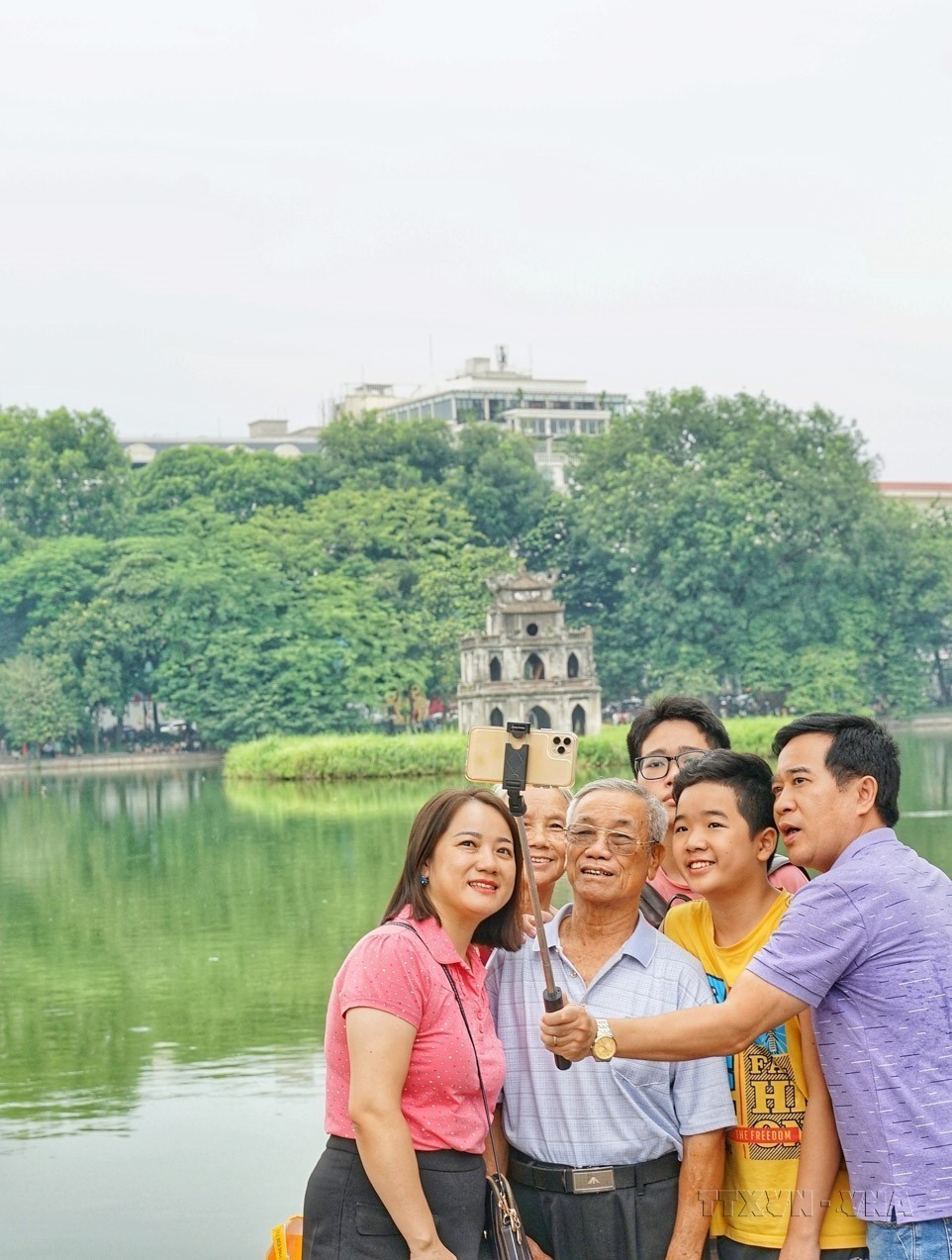 vnapotalngaygiadinhvietnam286giadinhhanhphuc-quocgiathinhvuong7446453-17508263819562036170619.jpg