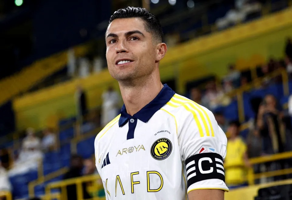Ronaldo chính thức đặt bút kí vào bản hợp đồng 'khủng nhất' trong thế giới thể thao - Ảnh 2.