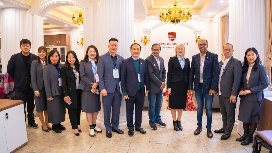 Trường Đại học Kinh tế - ĐHQGHN vừa được Tổ chức Kiểm định ACBSP - Hoa Kỳ trao Chứng nhận kiểm định cho các Chương trình Đào tạo trình độ Cử nhân - Ảnh 8.