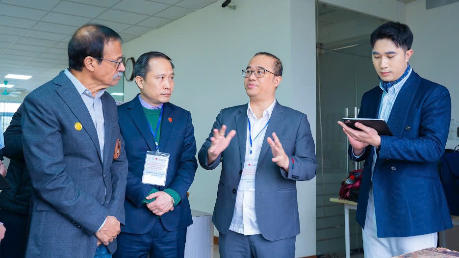 Trường Đại học Kinh tế - ĐHQGHN vừa được Tổ chức Kiểm định ACBSP - Hoa Kỳ trao Chứng nhận kiểm định cho các Chương trình Đào tạo trình độ Cử nhân - Ảnh 9.