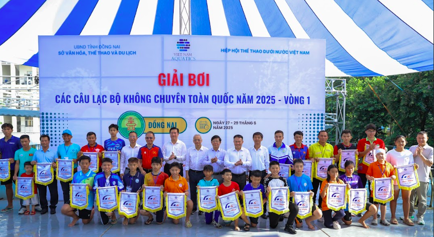 Kết thúc giải bơi không chuyên các CLB toàn quốc năm 2025 - Ảnh 1.