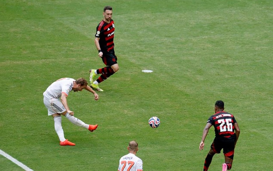 Harry Kane tỏa sáng giúp Bayern Munich đi tiếp, gặp PSG ở tứ kết FIFA Club World Cup 2025 - Ảnh 2.