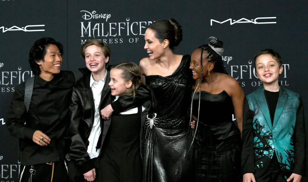Angelina Jolie sẵn sàng tiết lộ sự thật xấu xí về cuộc hôn nhân với Brad Pitt - Ảnh 2.