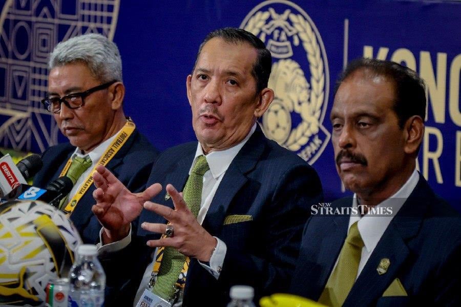 Chủ tịch LĐBĐ Malaysia yêu cầu HLV Cklamovski làm rõ phát ngôn gây ‘sốc’, đáp trả tin đồn bị FIFA phạt nặng - Ảnh 1.