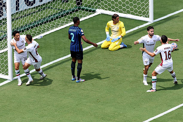 Inter Milan thua Fluminense 0-2, dừng bước ở vòng 1/8 FIFA Club World Cup 2025
