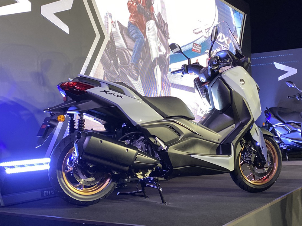 Yamaha XMAX 300 liệu có vừa đủ để đi làm, vừa ổn để đi phượt? - Ảnh 2.