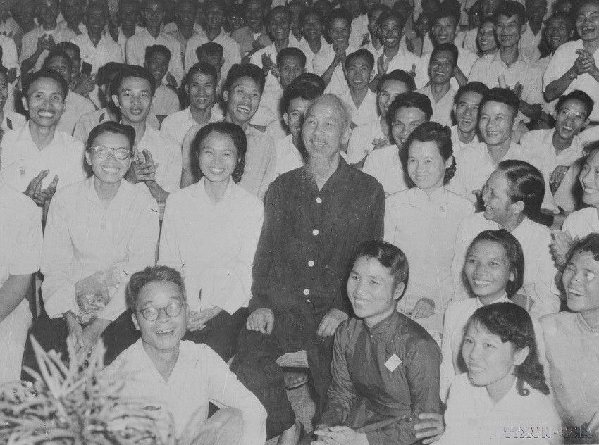 vnapotalchutichhochiminh-nguoisanglapvaxaydungnenbaochicachmangvietnam8028824-1749000308415254761769.jpg