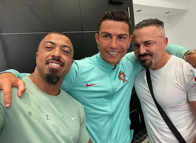 Người từng bảo vệ Ronaldo tiết lộ những câu chuyện khó tin về CR7 - Ảnh 1. Người từng bảo vệ Ronaldo tiết lộ những câu chuyện khó tin về CR7 - Ảnh 1.