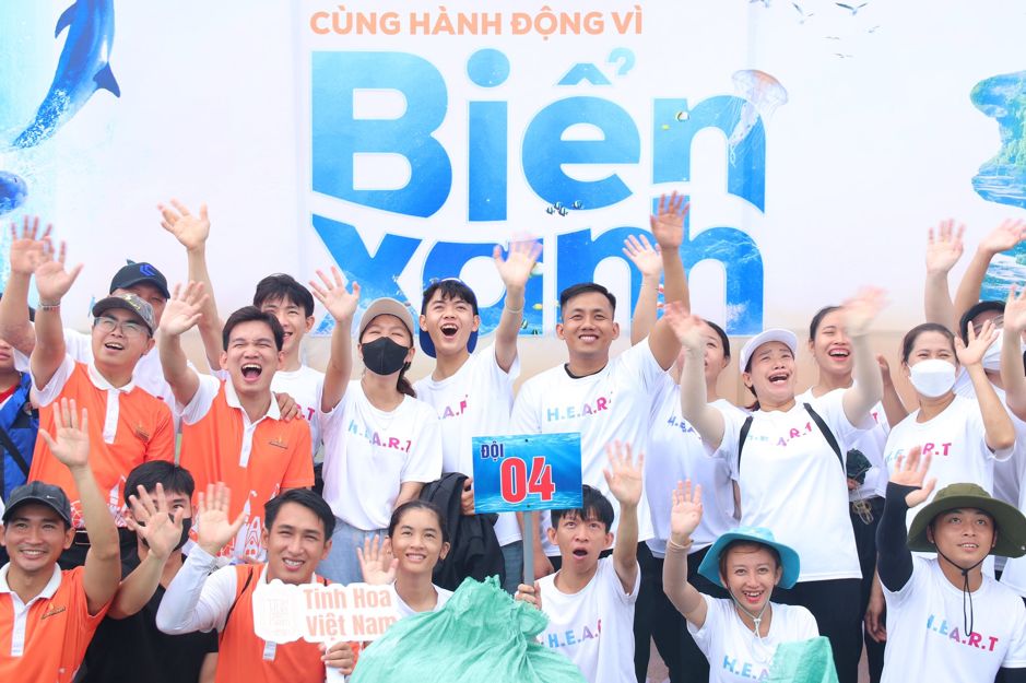 Gần 10.000 người vingroup và tình nguyện viên ra quân làm sạch bờ biển tại 28 tỉnh, thành phố - Ảnh 13.