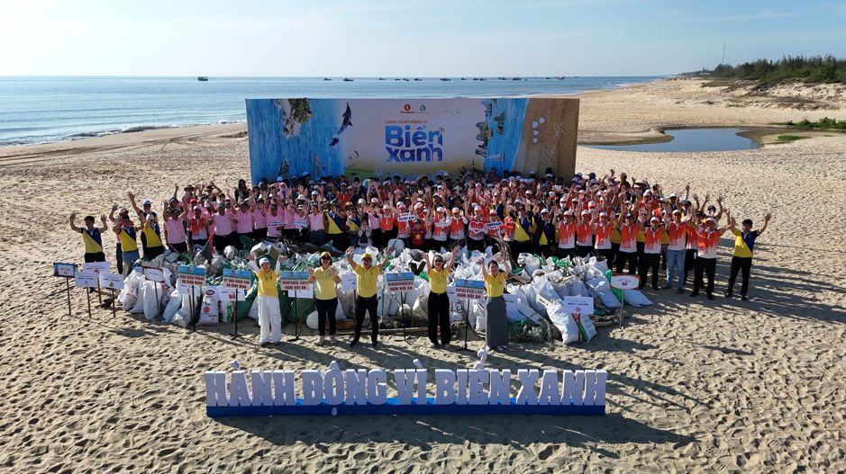 Gần 10.000 người vingroup và tình nguyện viên ra quân làm sạch bờ biển tại 28 tỉnh, thành phố - Ảnh 15.