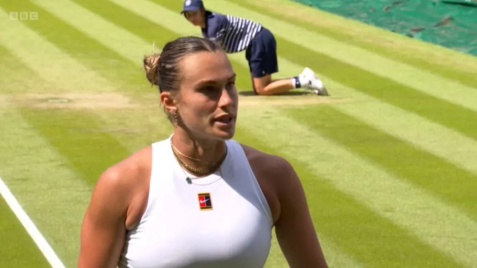 Tay vợt số 1 thế giới tức giận vì đối thủ vi phạm quy tắc ứng xử tại Wimbledon 2025 - Ảnh 1.
