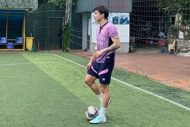 Tin nóng bóng đá Việt hôm nay 11/7: Hà Nội FC gia hạn hợp đồng với HLV Nhật Bản; Tiến Linh ở lại B.Bình Dương - Ảnh 2.