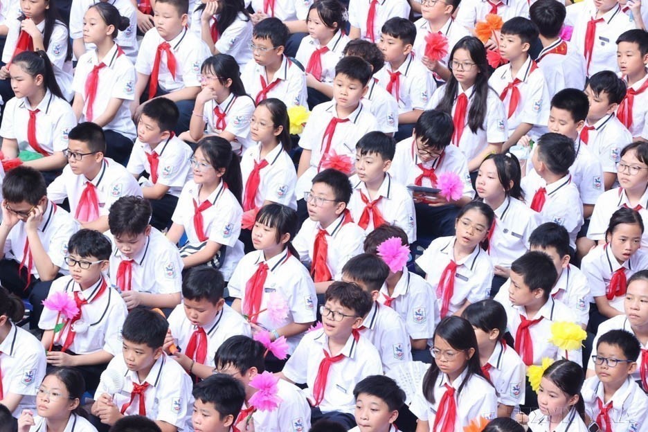 Ngày Dân số Thế giới (11/7): Đầu tư cho thanh niên hôm nay, ứng phó với già hoá dân số ngày mai - Ảnh 1.