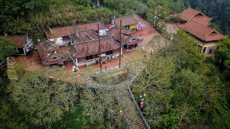 UNESCO công nhận Quần thể di tích và danh thắng Yên Tử - Vĩnh Nghiêm, Côn Sơn, Kiếp Bạc là Di sản Văn hóa Thế giới - Ảnh 27. UNESCO công nhận Quần thể di tích và danh thắng Yên Tử - Vĩnh Nghiêm, Côn Sơn, Kiếp Bạc là Di sản Văn hóa Thế giới - Ảnh 27.