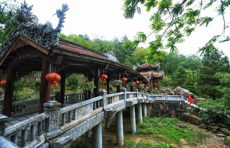 UNESCO công nhận Quần thể di tích và danh thắng Yên Tử - Vĩnh Nghiêm, Côn Sơn, Kiếp Bạc là Di sản Văn hóa Thế giới - Ảnh 11. UNESCO công nhận Quần thể di tích và danh thắng Yên Tử - Vĩnh Nghiêm, Côn Sơn, Kiếp Bạc là Di sản Văn hóa Thế giới - Ảnh 11.