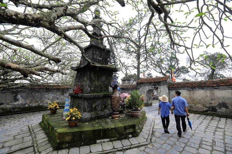 UNESCO công nhận Quần thể di tích và danh thắng Yên Tử - Vĩnh Nghiêm, Côn Sơn, Kiếp Bạc là Di sản Văn hóa Thế giới - Ảnh 9. UNESCO công nhận Quần thể di tích và danh thắng Yên Tử - Vĩnh Nghiêm, Côn Sơn, Kiếp Bạc là Di sản Văn hóa Thế giới - Ảnh 9.