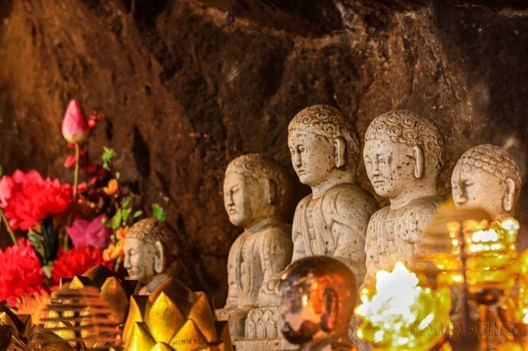 UNESCO công nhận Quần thể di tích và danh thắng Yên Tử - Vĩnh Nghiêm, Côn Sơn, Kiếp Bạc là Di sản Văn hóa Thế giới - Ảnh 4. UNESCO công nhận Quần thể di tích và danh thắng Yên Tử - Vĩnh Nghiêm, Côn Sơn, Kiếp Bạc là Di sản Văn hóa Thế giới - Ảnh 4.