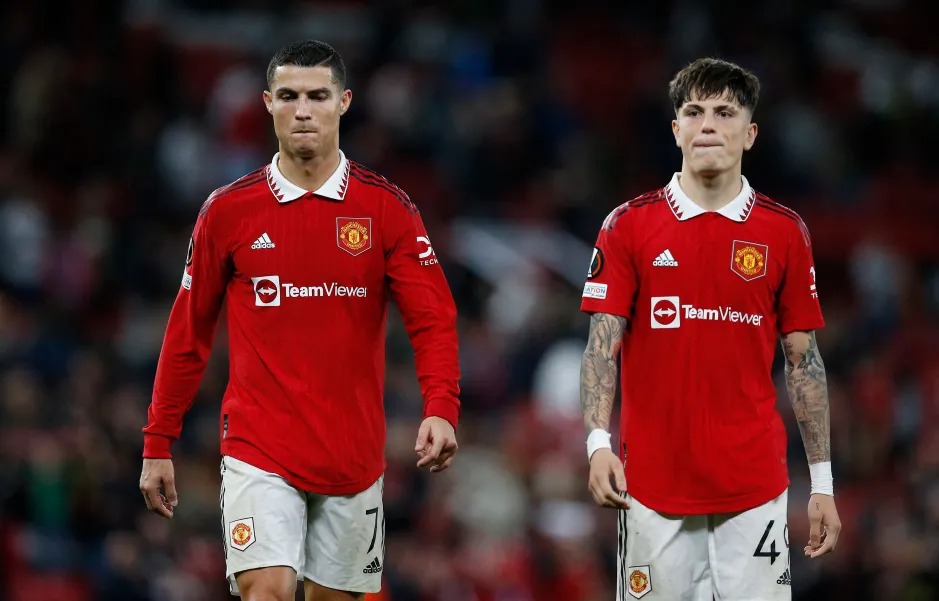 Tin chuyển nhượng hôm nay 14/7: MU gây bất ngờ với 'sao xẹt' của Chelsea; Real Madrid đổi Guler lấy Mac Allister - Ảnh 2.
