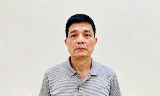Khởi tố nguyên Cục trưởng Cục An toàn thực phẩm thuộc Bộ Y tế Nguyễn Thanh Phong và 17 bị can khác - Ảnh 1.