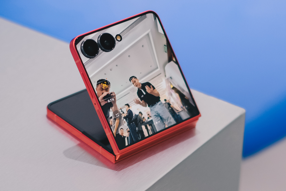 Galaxy Z Flip7: Biểu tượng thời trang nay gói trọn cả sức mạnh AI trong lòng bàn tay - Ảnh 4.